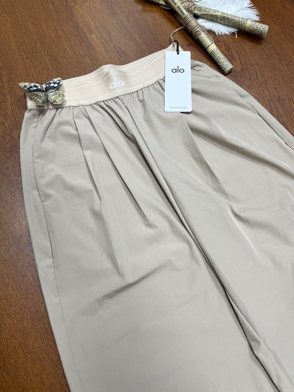 ALO Yoga 🏆 Suit Up Trouser Gravel Color (Regular) Wide Leg Brand New - Picture 4 of 8